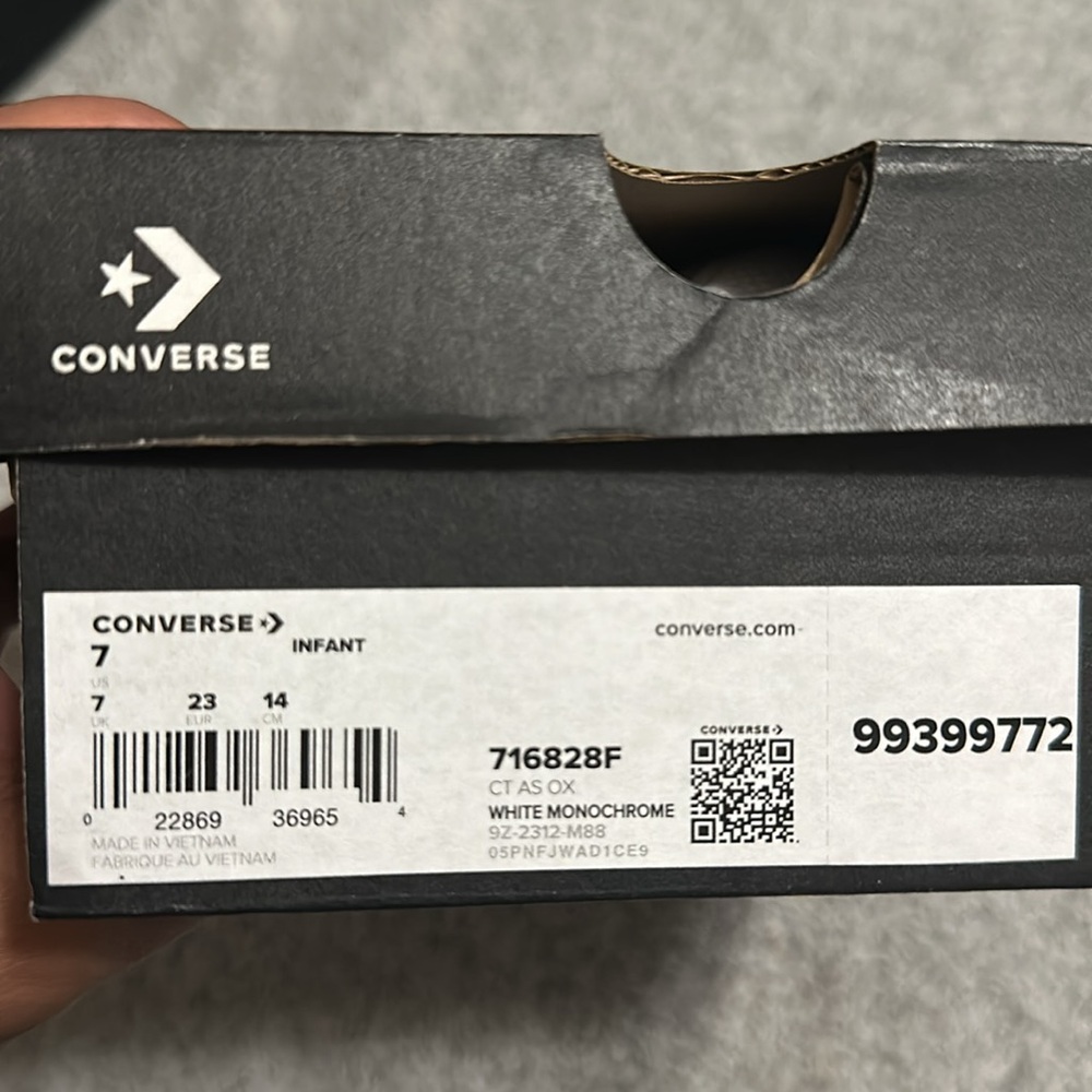 Converse - Picture 4 of 4